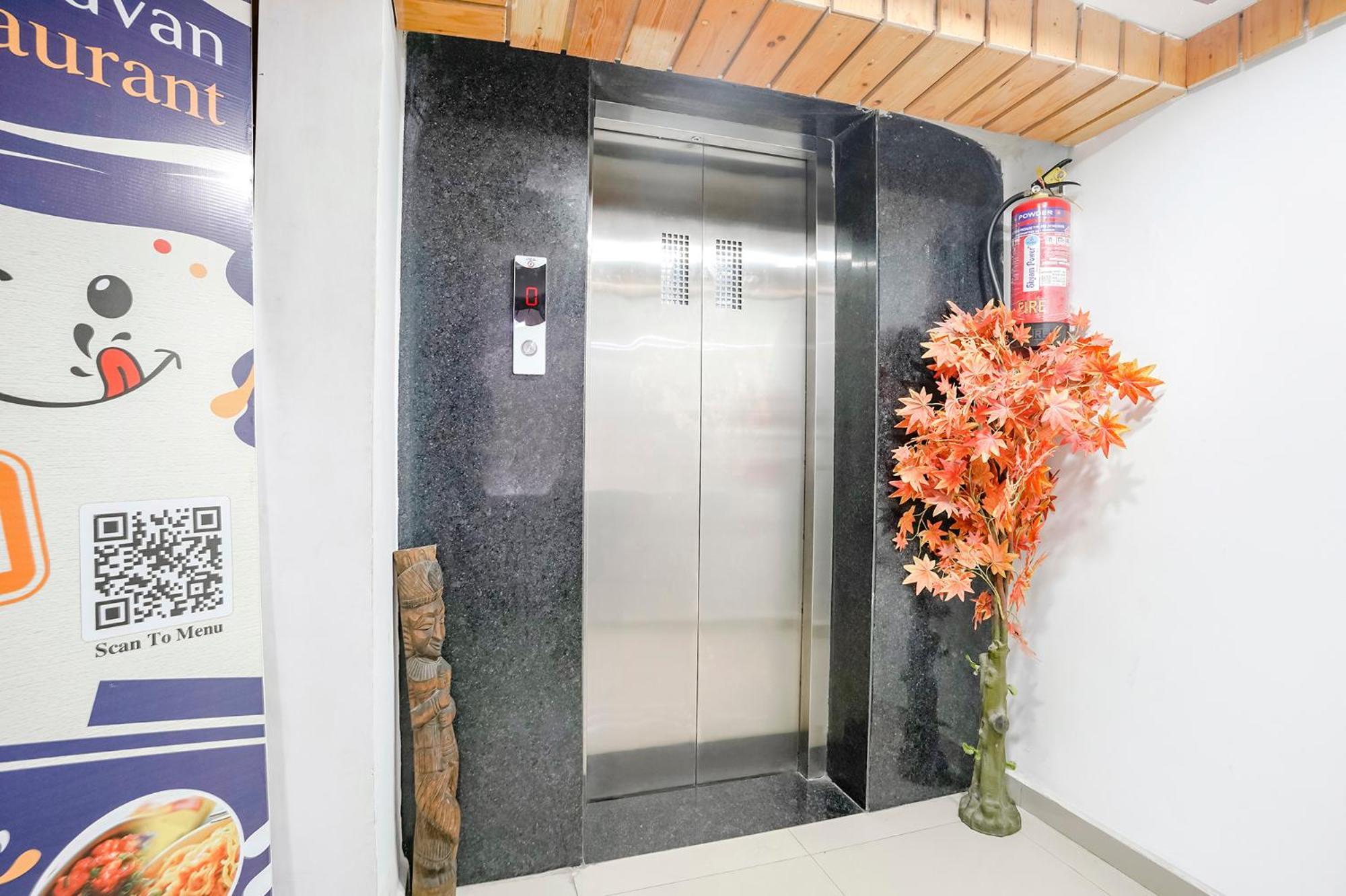 Fabhotel Vrundavan, Athwa Bhatha 외부 사진